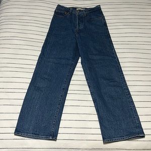 Levi’s rib cage straight